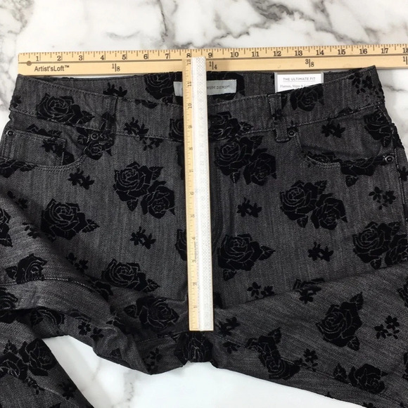 Chico's Denim Velvet Floral Ultimate Fit Jeans Women’s 1.5 8 Goth Whimsigoth - Picture 6 of 13